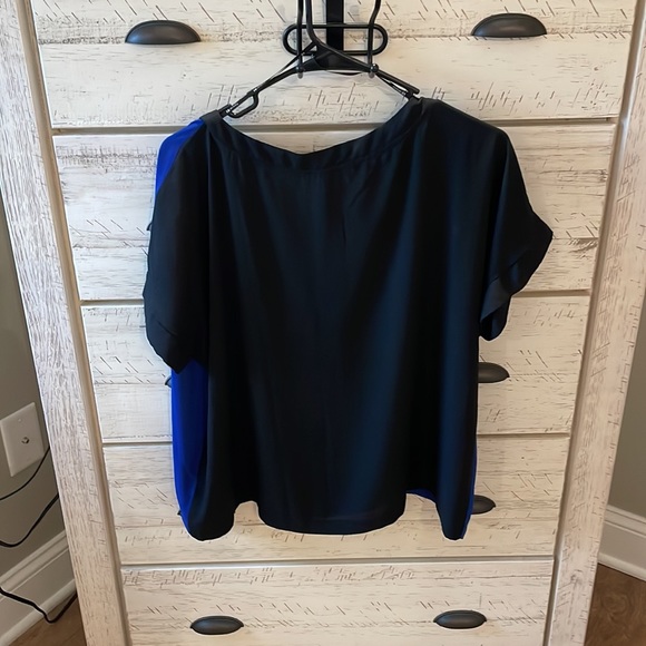 Blue and Black Top - Picture 4 of 5